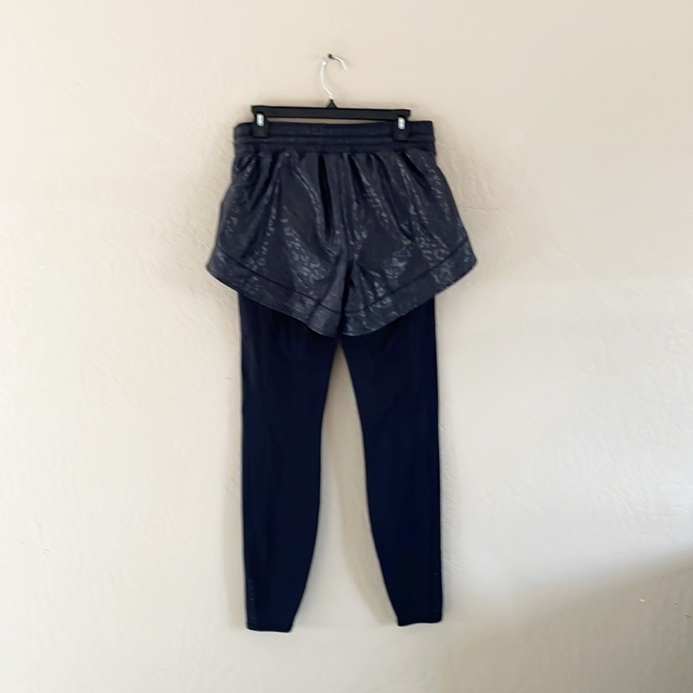 🌿Final Sale Athleta Rainier 2 in 1 Leopard‎ Print Black Short Legging Tight